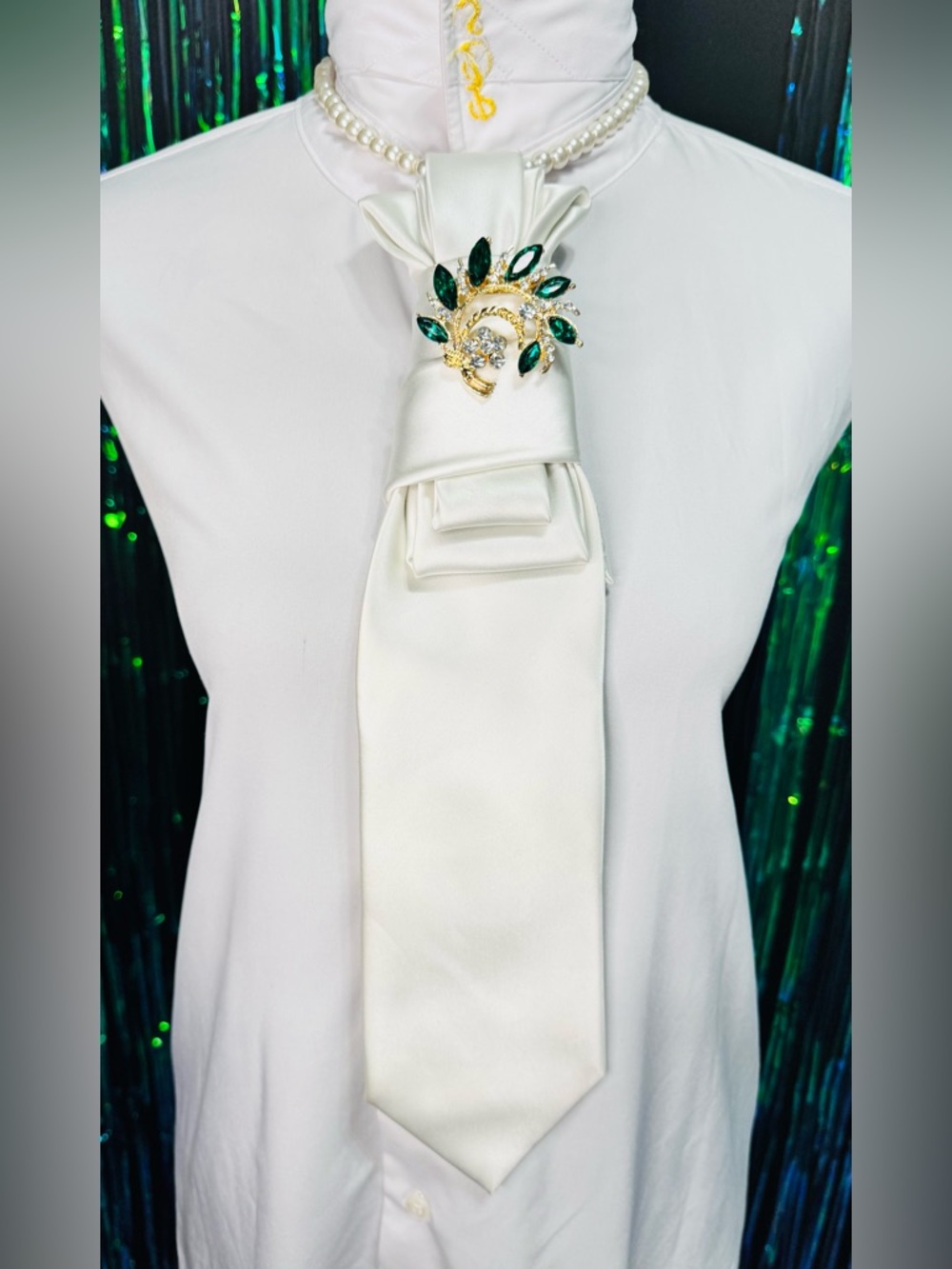 Geoffrey Beene White Satin Necktie with Gold and Green Brooch